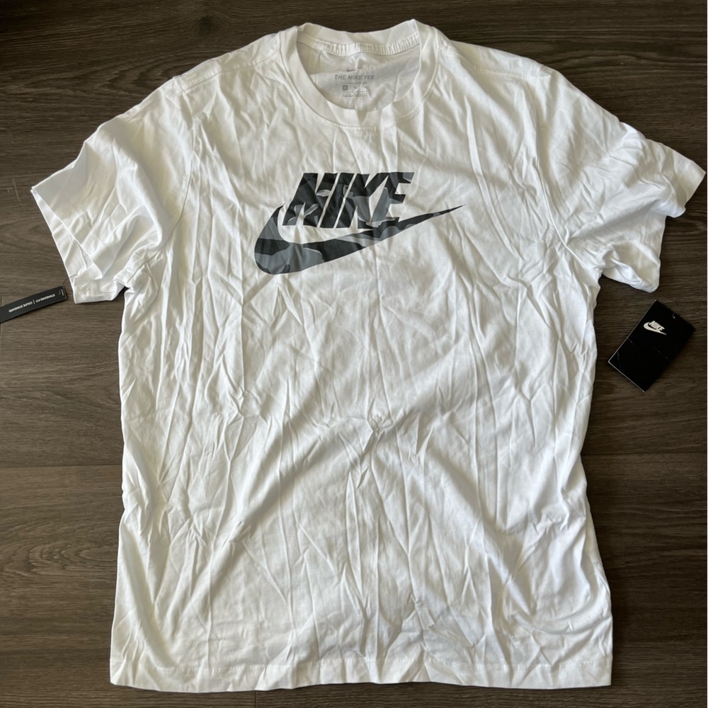 NWT Men’s Camo Nike T-Shirt Size XL